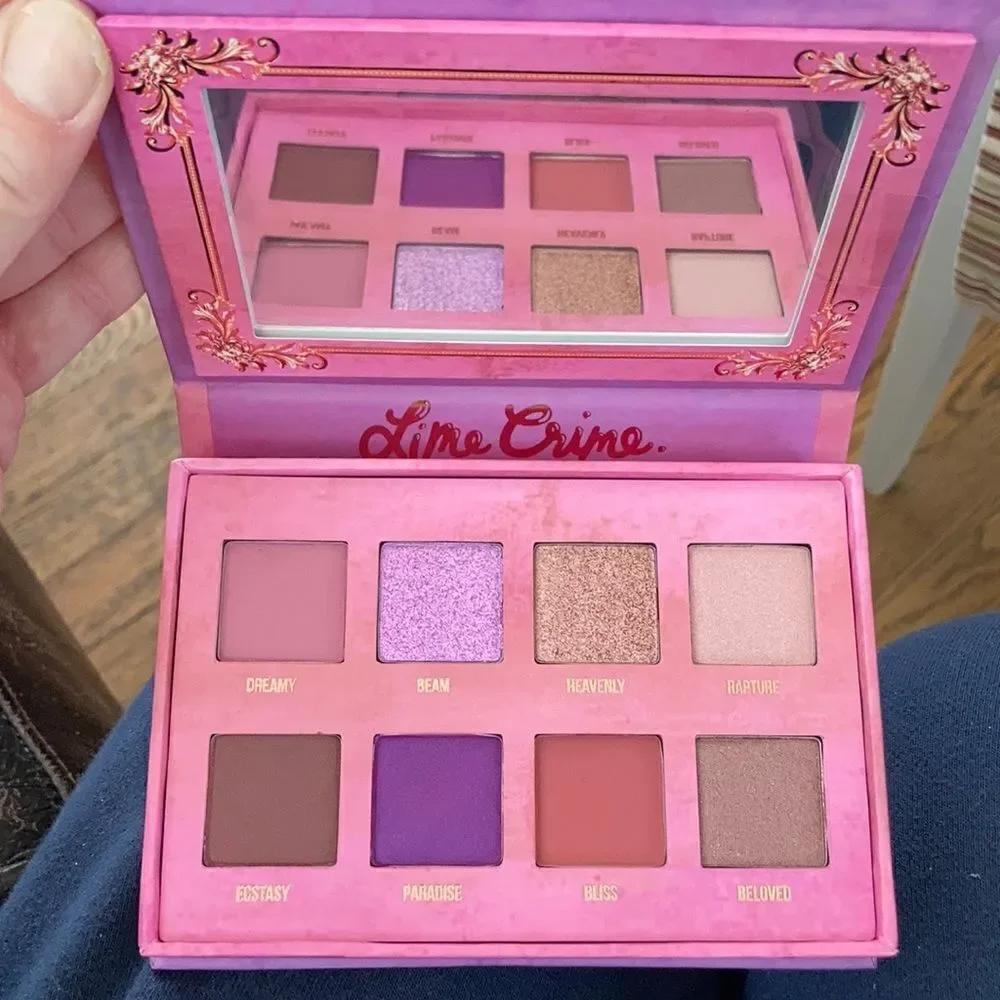 Lime Crime Venus 3 the pretty grunge eyeshadow palette